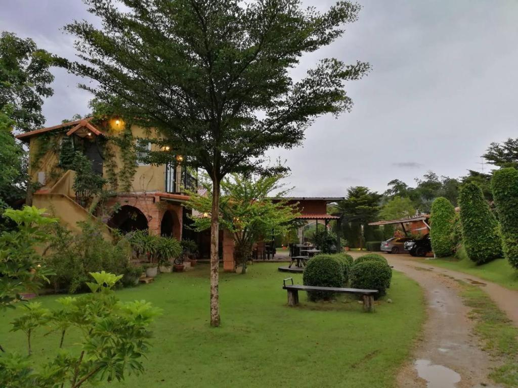 Villa Tuscany Country Resort Suan Phueng Zewnętrze zdjęcie
