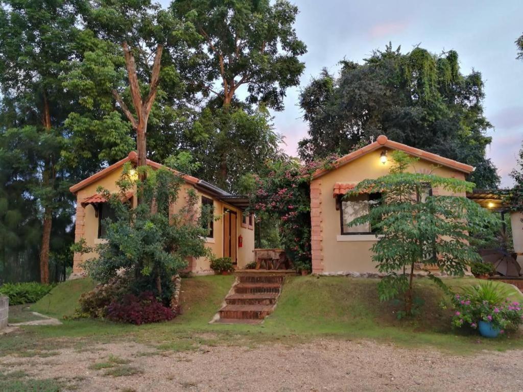 Villa Tuscany Country Resort Suan Phueng Zewnętrze zdjęcie