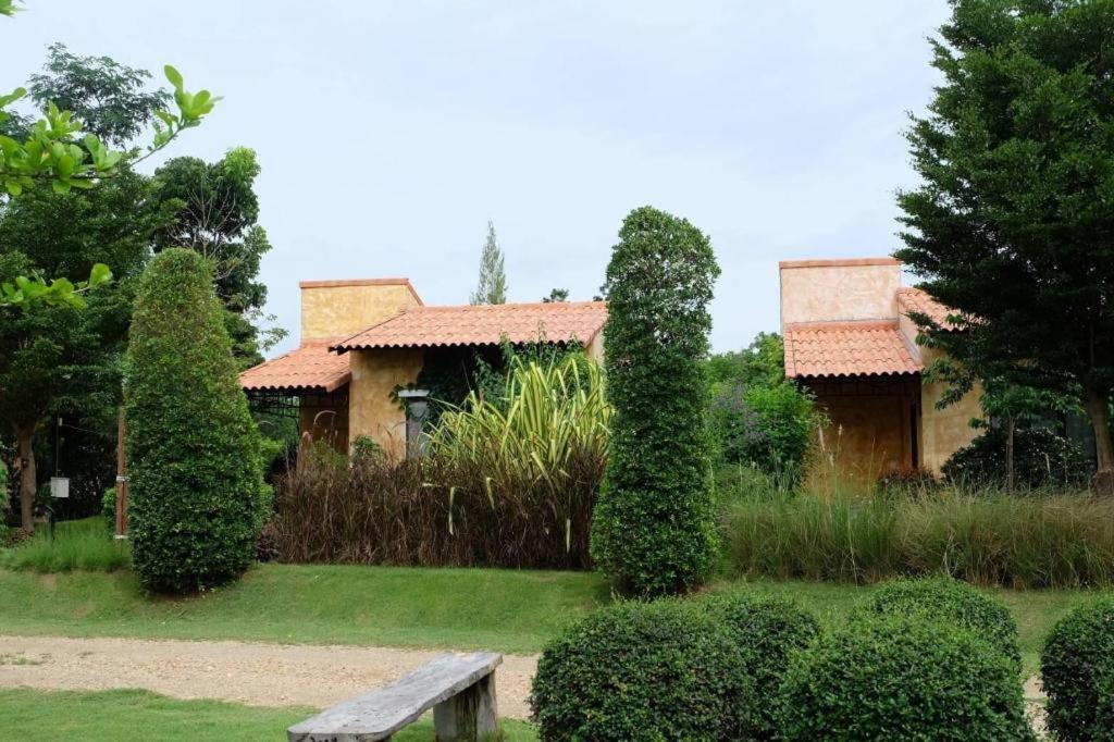 Villa Tuscany Country Resort Suan Phueng Zewnętrze zdjęcie