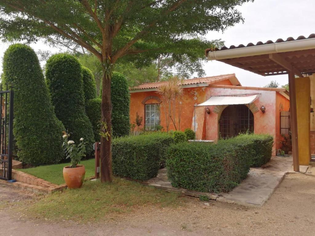 Villa Tuscany Country Resort Suan Phueng Zewnętrze zdjęcie