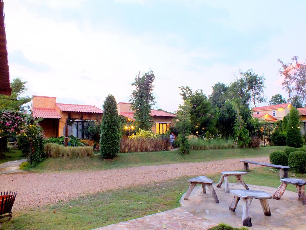 Villa Tuscany Country Resort Suan Phueng Zewnętrze zdjęcie